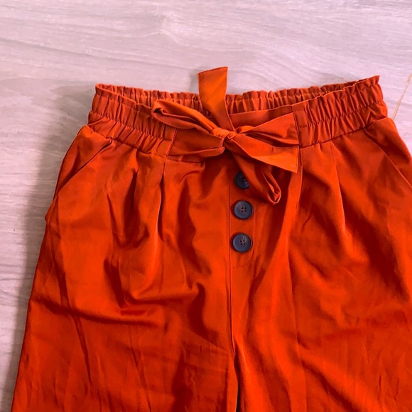 Beautiful capri wide les - Picture 2 of 2